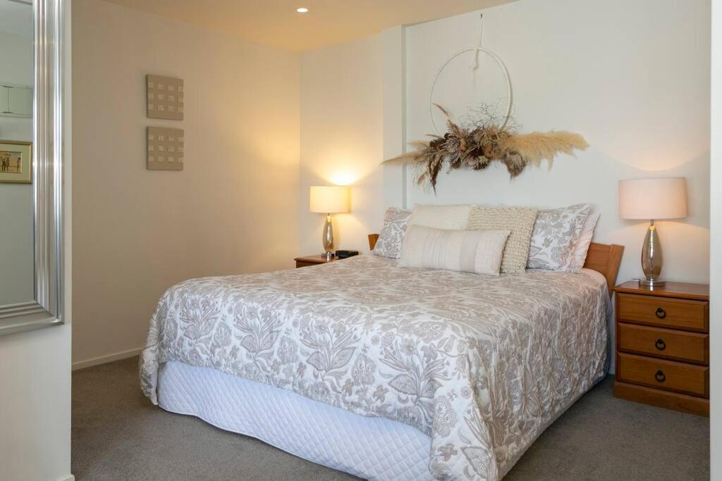 Waimahana - Luxury By The Lake Lago Lago Taupo Exterior foto