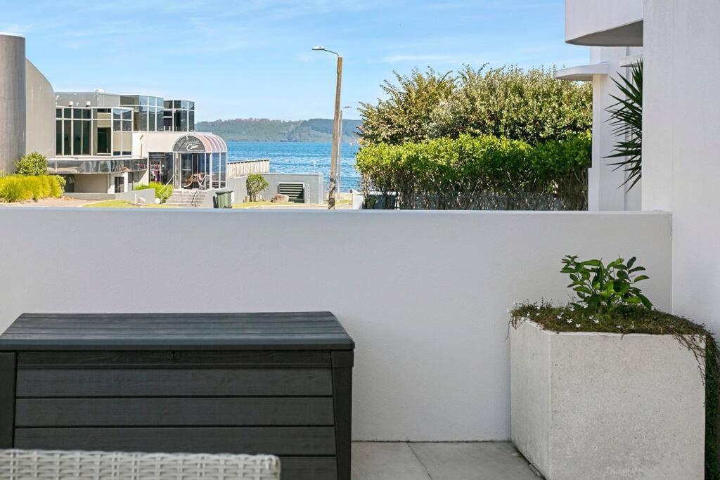 Waimahana - Luxury By The Lake Lago Lago Taupo Exterior foto